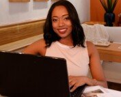 Raiane de Sá - 3 MOTIVOS PARA VOCÊ CONTRATAR UMA ARQUITETA